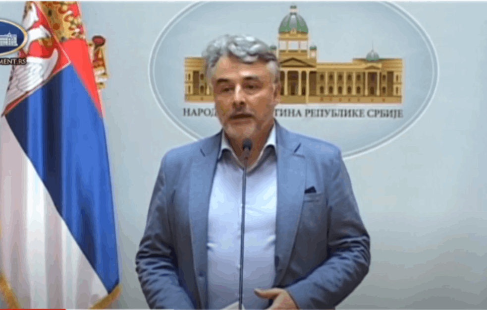 VLADAN GLIŠIĆ PODRŽAO ADVOKATE I GRAĐANE: '<span style='color:red;'><b>Pravosuđe</b></span> postaje otuđeno, OVA POBUNA JE NEOPHODNA!'